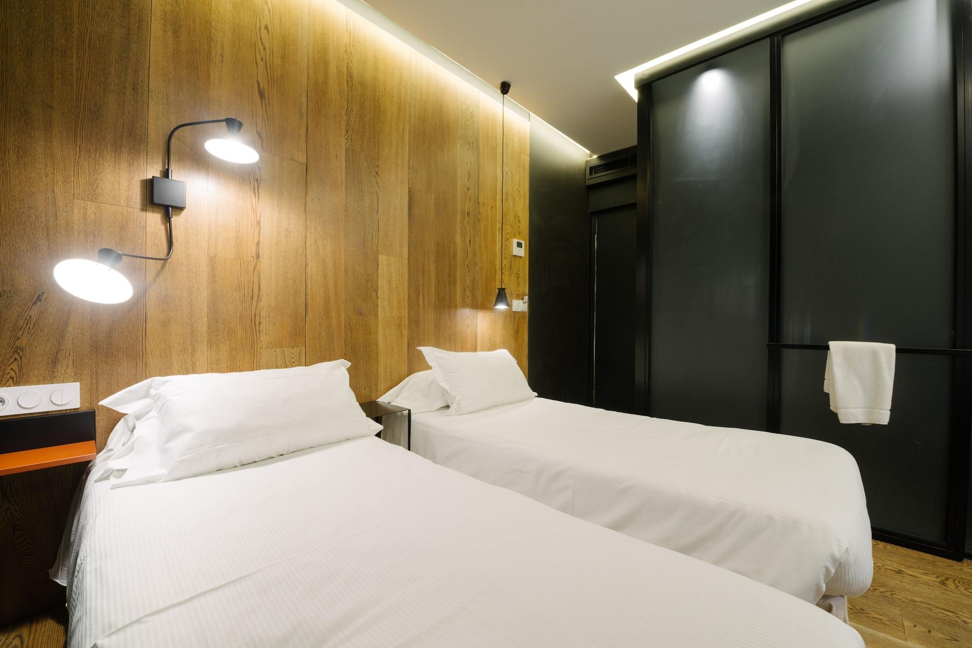 Atypik Hotel Клиши Экстерьер фото