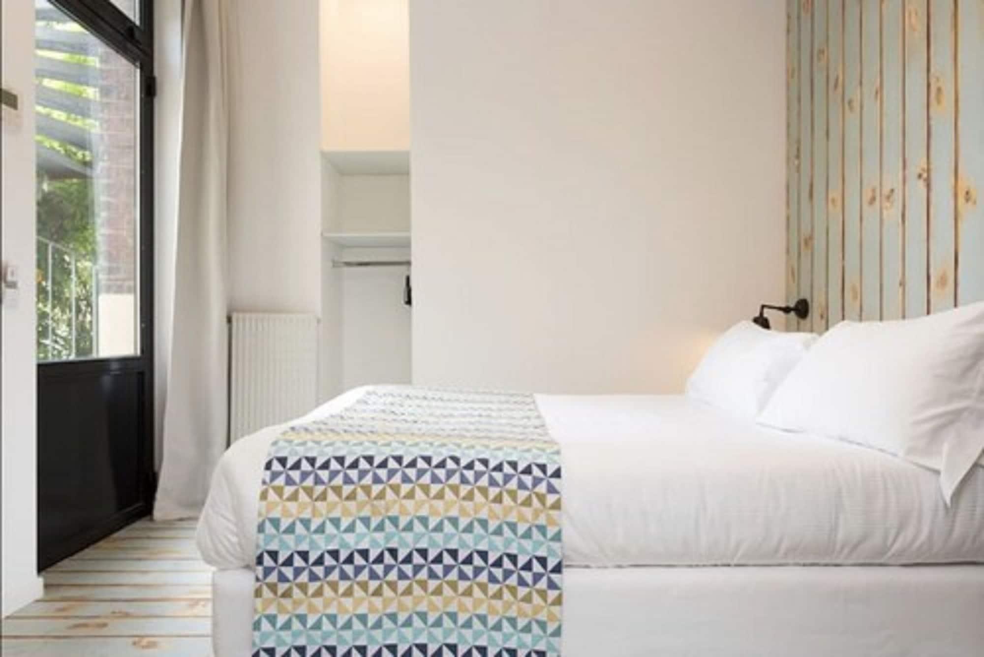 Atypik Hotel Клиши Экстерьер фото