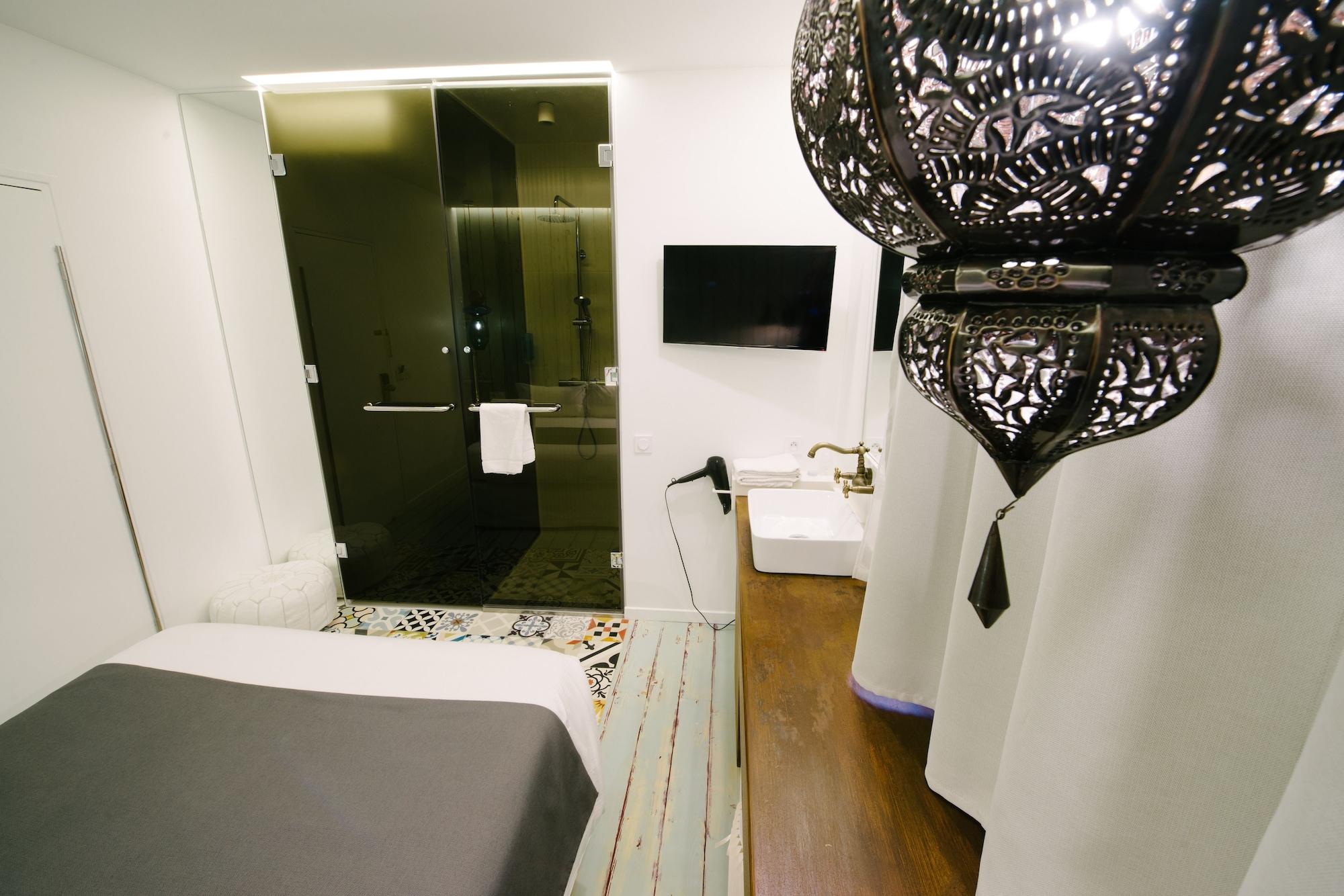 Atypik Hotel Клиши Экстерьер фото
