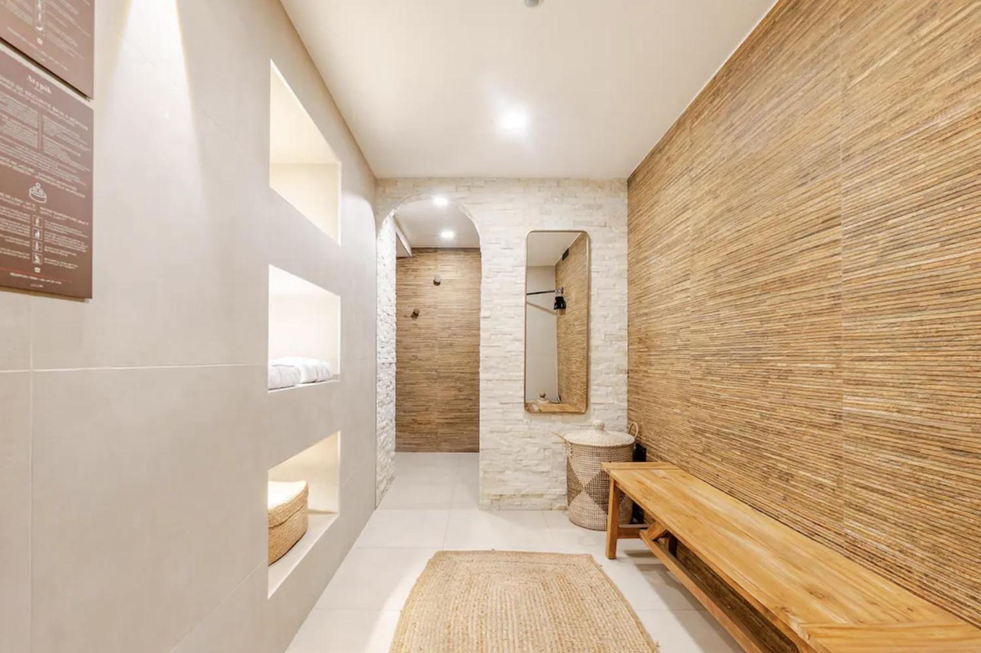 Atypik Hotel Клиши Экстерьер фото